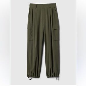 Gap Fit Runaround Cargo Joggers, Olive green. Size Large